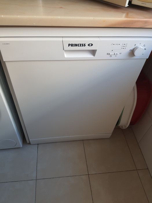 Vendo máquina de lavar loiça e microondas