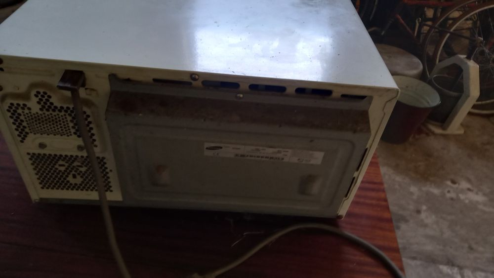 Продам микроволновку самсунг под ремонт