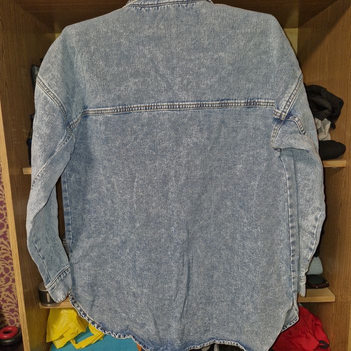 Продам джинсову рубашку