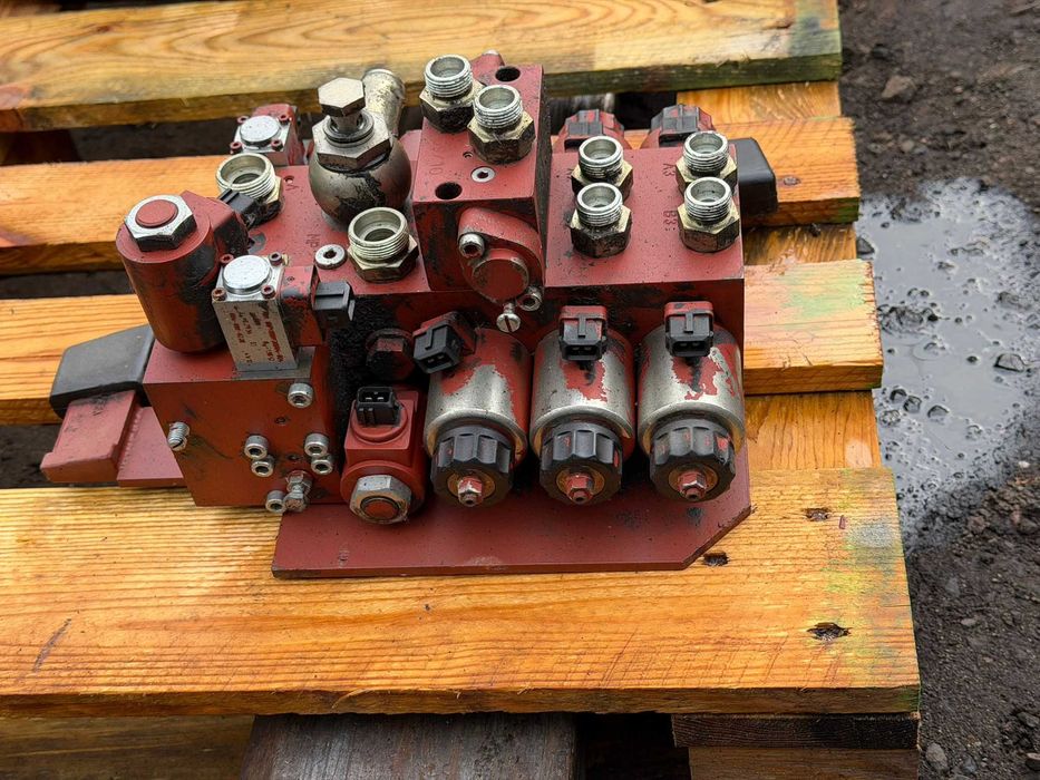 Rozdzielacz hydrauliczny LINDE BR336 E30