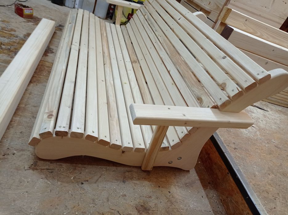 Huśtawki ogrodowe, Ławki