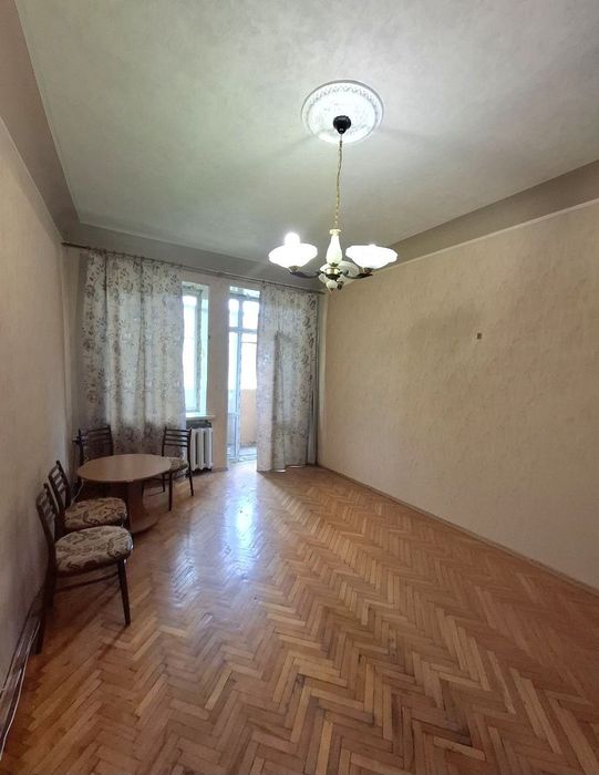 Продам  1к.кв метро Холодная Гора, " сталинка"  38 кв.м