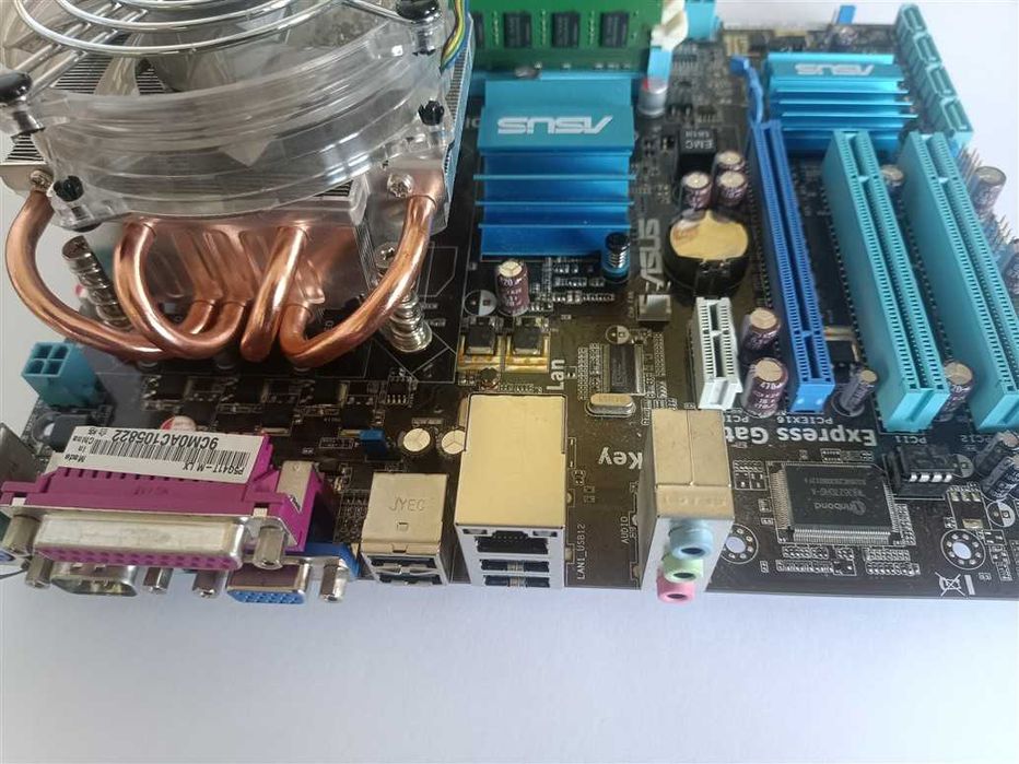 Asus P5G41T-M LX + Xeon E5460 + 8GB Ram