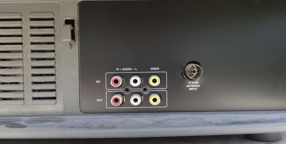 Телевизор Thomson 21DMB06KH Б/У. ЭЛТ с плоским экраном 21"