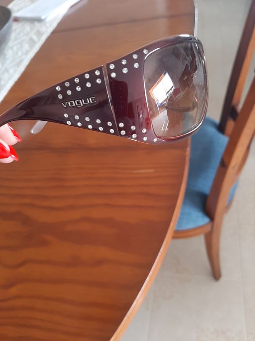 Oculos vogue como novos