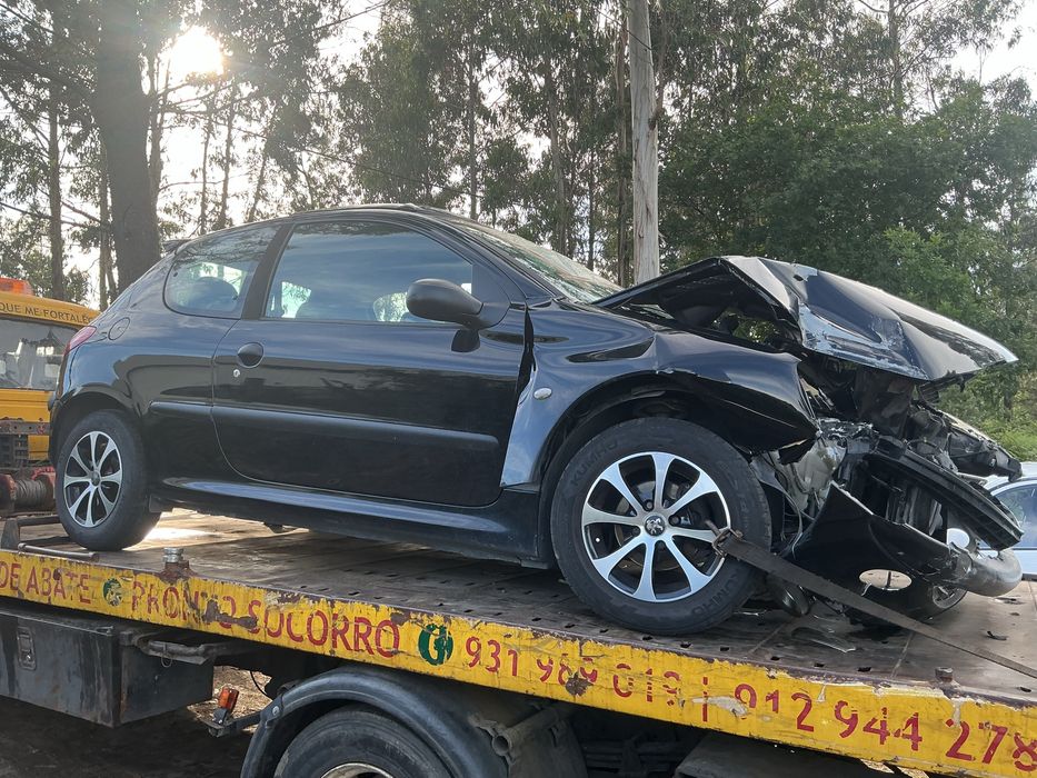 Peugeot 206 ano 2000 1.1 gasolina para peças