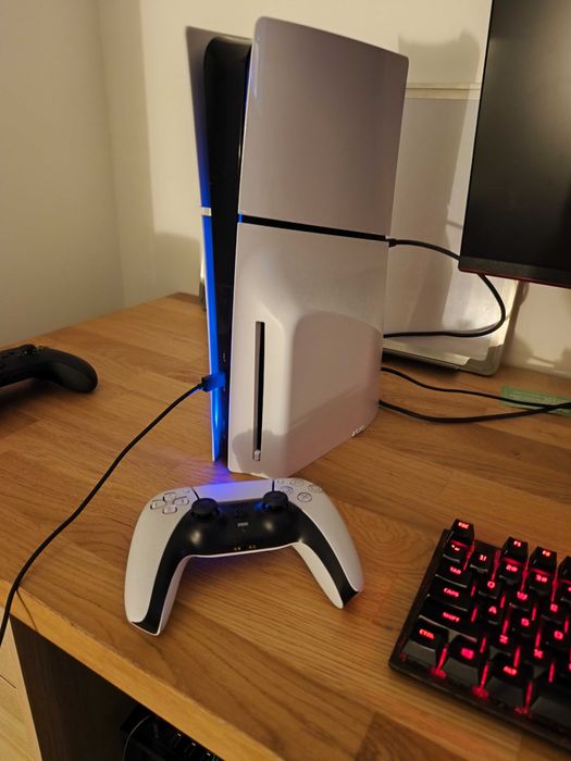 PS5 Slim com disco 1TB com garantia + comando original + 2 jogos