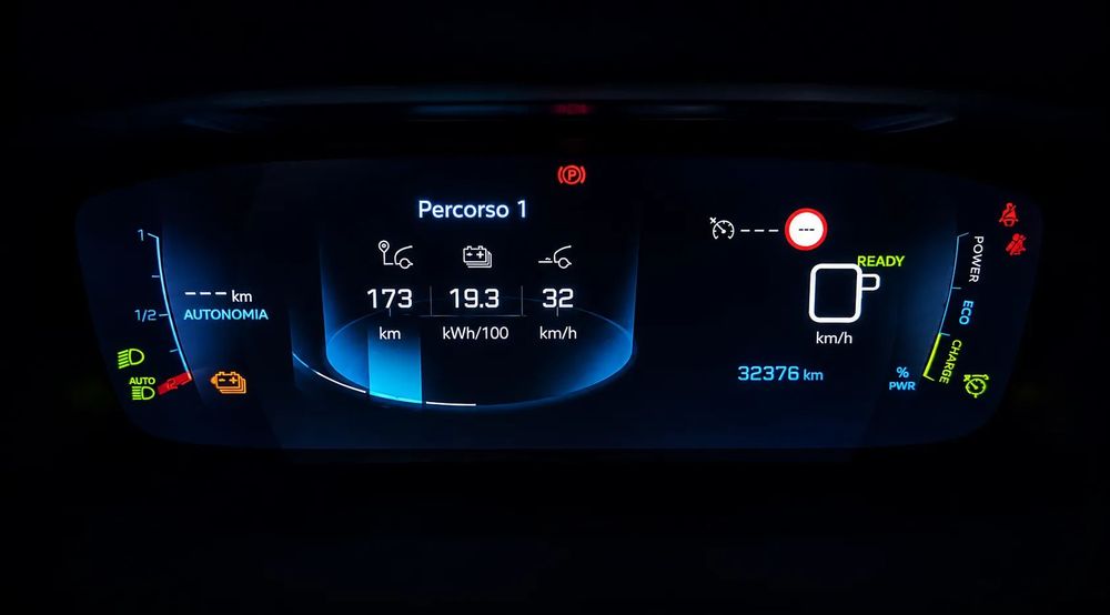 Peugeot e-2008 50 kWh GT