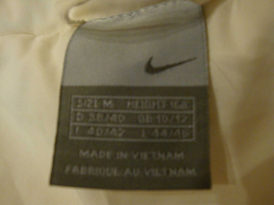 Куртка женская NIKE тёплая , размер S-M ( 38-40 )
