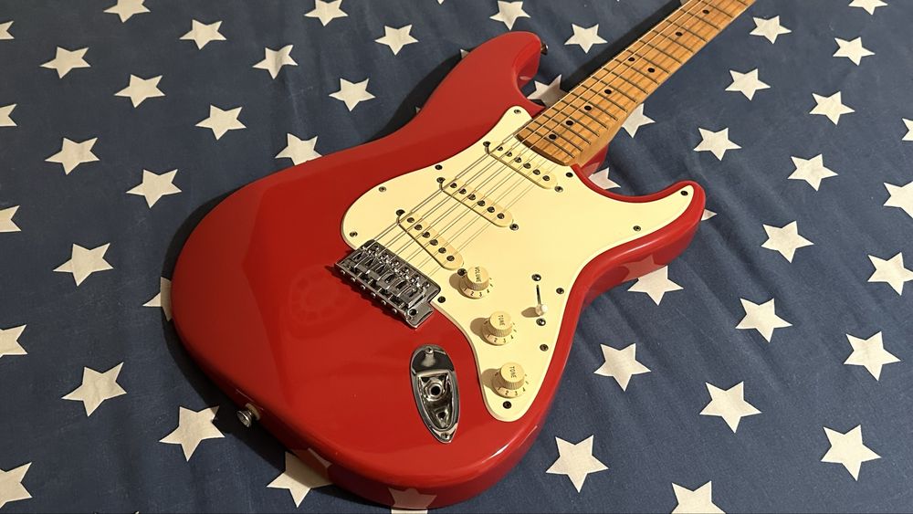 Fender Stratocaster (Torino Red, 1995)
