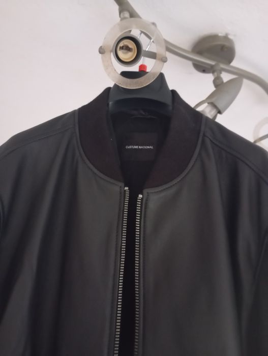 Кожаная куртка итальянского бренда.