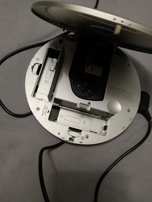 CD плеер Samsung MCD-CP550.