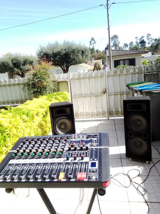 PA amplificado completo com 2 topos 2x12" + mesa amplificada.