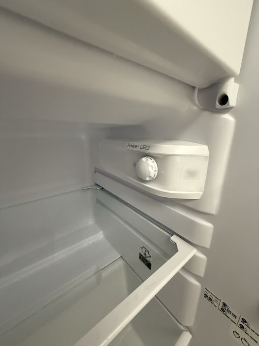 Холодильник Candy з міні морозилкою