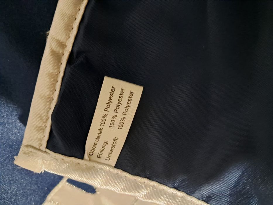 Osłona na donicę lub stojak choinkowy.