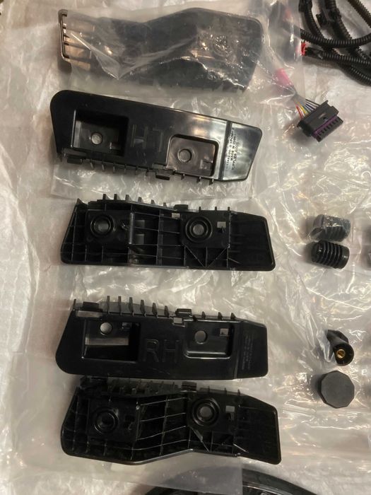 Кронштейн заднього бампера Tesla Model 3 1083989-00-I 1083989-00-I