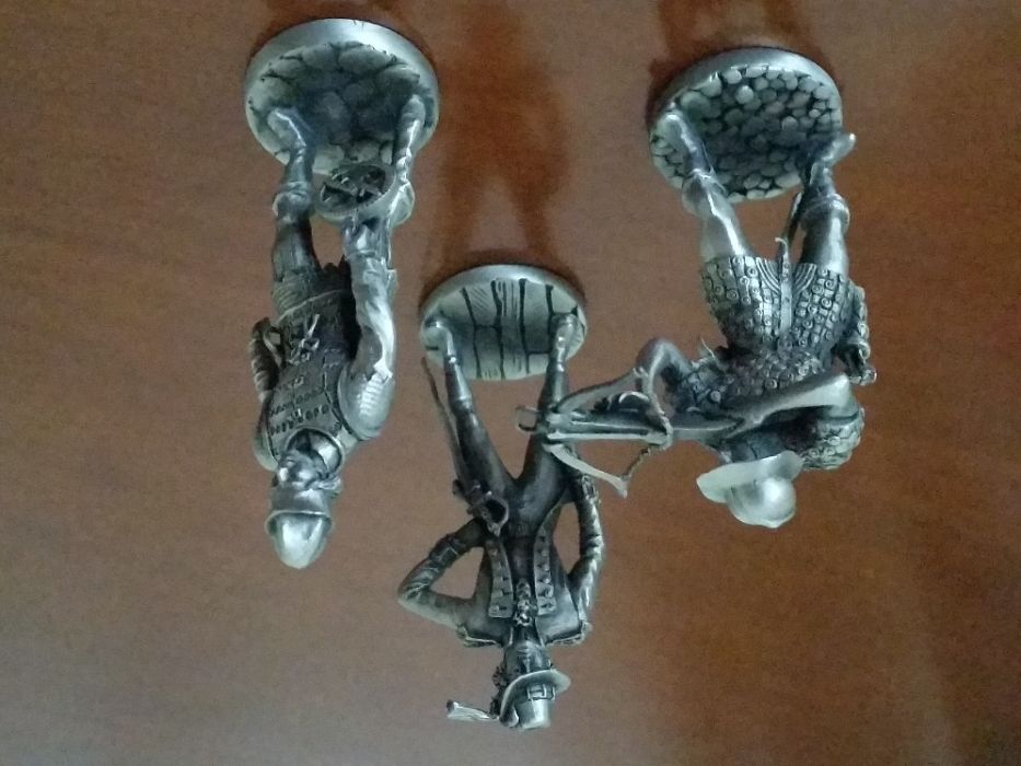 Figuras em Estanho com expositor