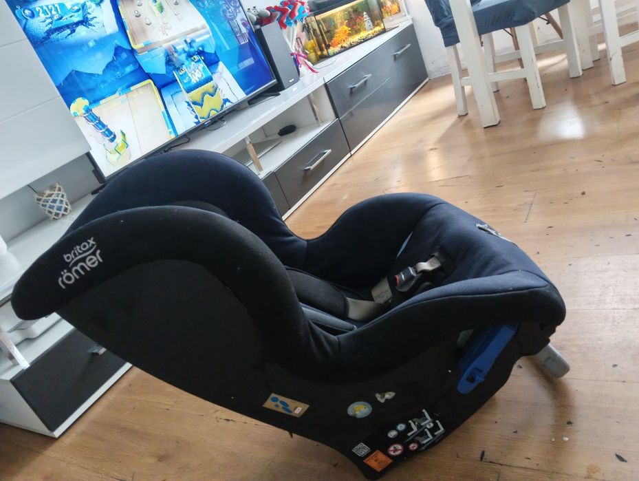 Sprzedam fotelik samochodowy 9 kilo do 25