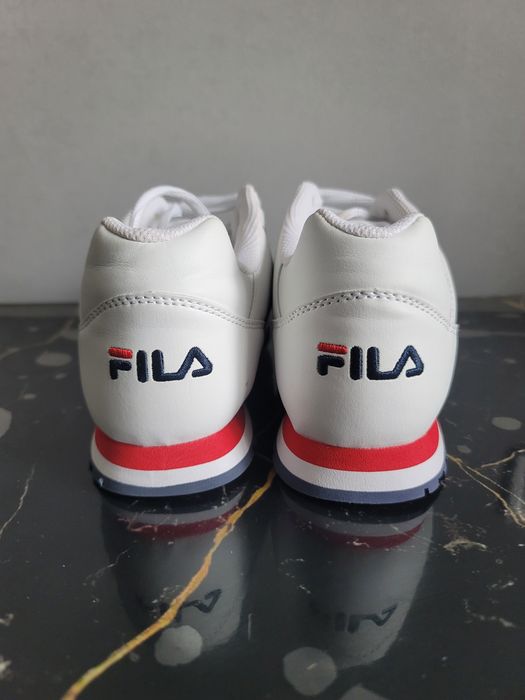 FILA жіночі кросівки  білі