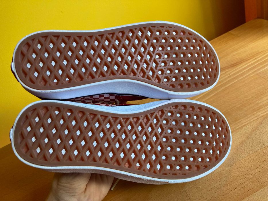 KA794 Vans Comfycush Era 36,5