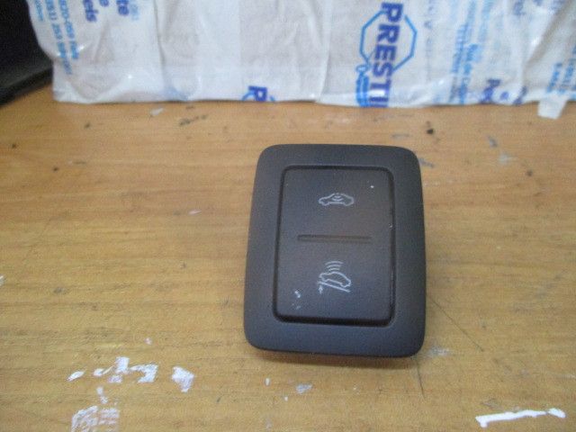 Botão / interruptor alarme VOLKSWAGEN Touran (1T)
