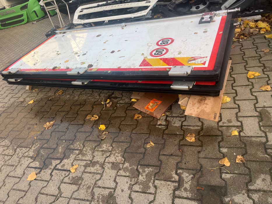 drzwi do kontenera chłodni