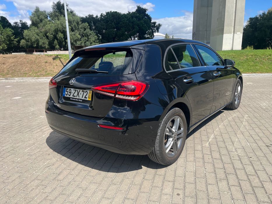 MERCEDES-BENZ A250e Pack Premium Plus full extras com apenas 31.000km