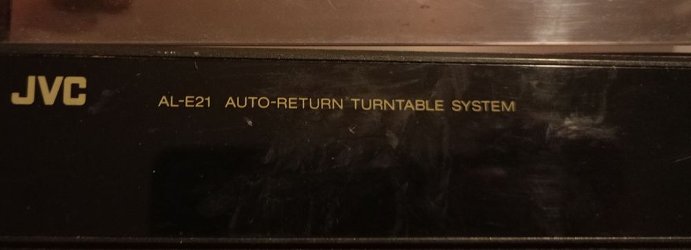 Gramofon JVC AL-E21BK
