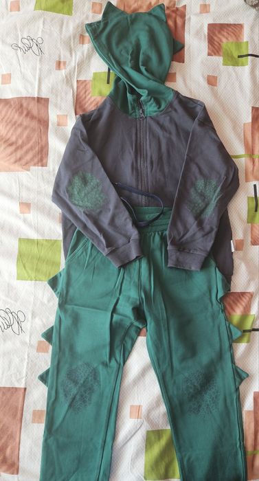 Костюм на весну Діно