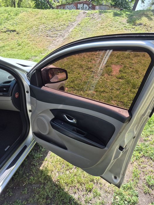 Renault Samsung sm3 (FLUENCE)