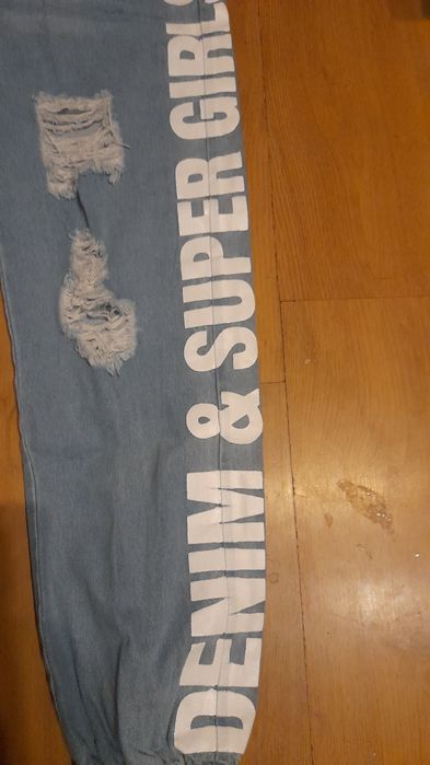 Nowe spodnie jeans jogery napisy SHEIN roz M