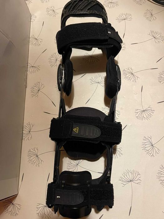 Joalheira rígida 4 pontos M.4s PCL Dynamic (tamanho M; Modelo Esq. )