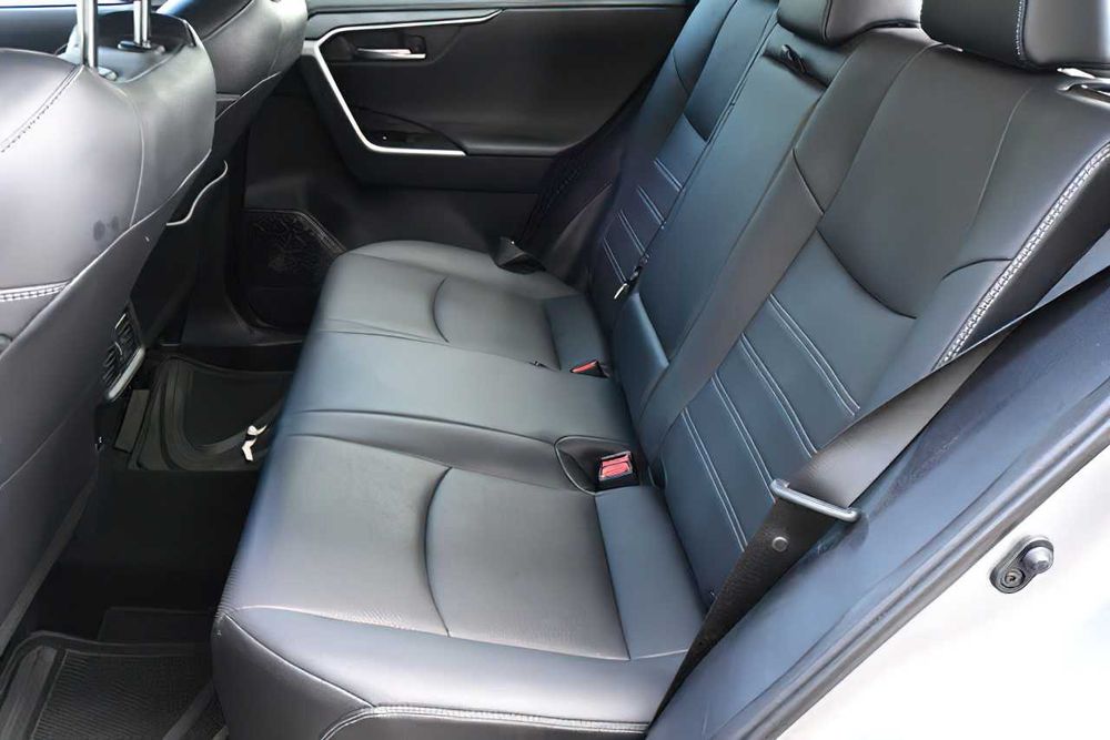 Toyota RAV4 Limited Gasoline      2019