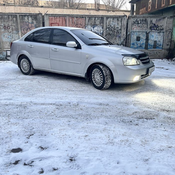 Продам шевроле Лачеті