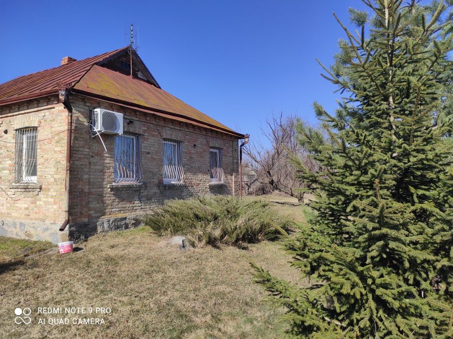 Продам дім  с. Черняхів 100 кв. + 50 соток під ним ексклюзивно місто
