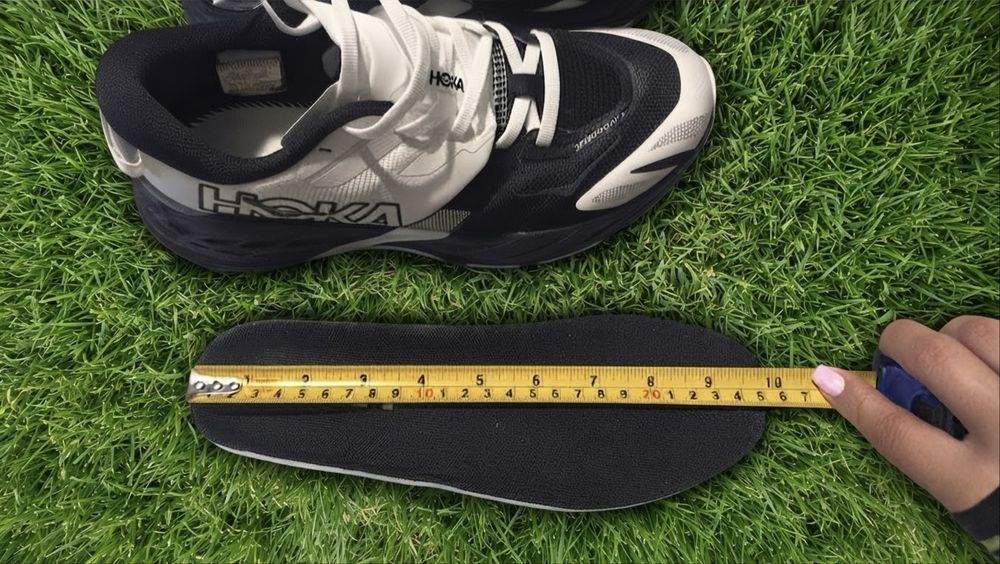 Кросівки жіночі HOKA Speedgoat 7 black/white для трейлу та бігу