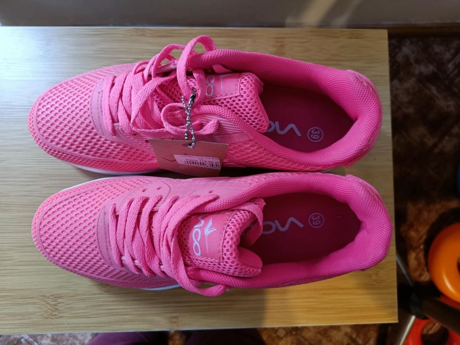 Adidasy fuchsia sportowe