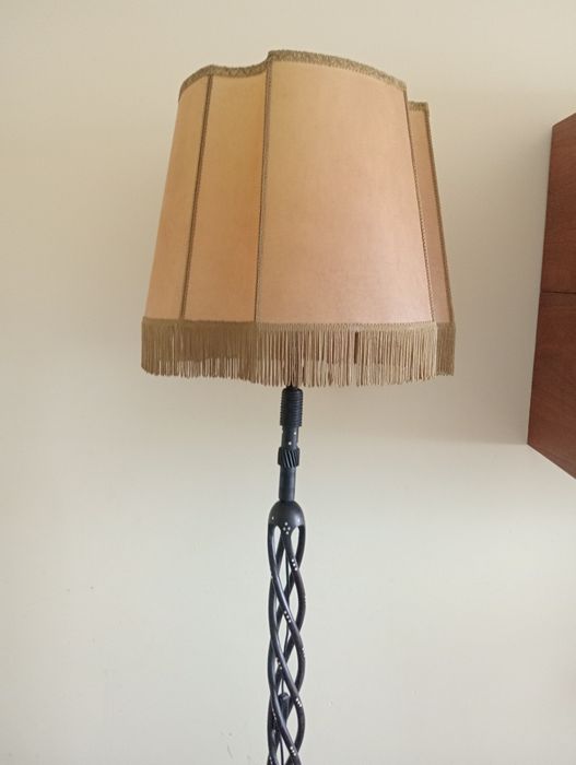 Candeeiro africano pau santo 1.80m