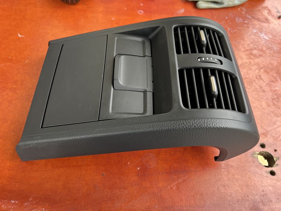 Підлокітник центральна консоль борода VW Passat B7 Європа дефлектор