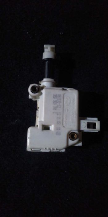 Fecho Da Tampa Do Combustivel Volkswagen Passat (3B3)