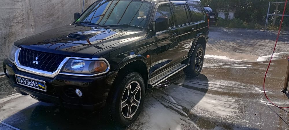 Митсубісі паджеро спорт