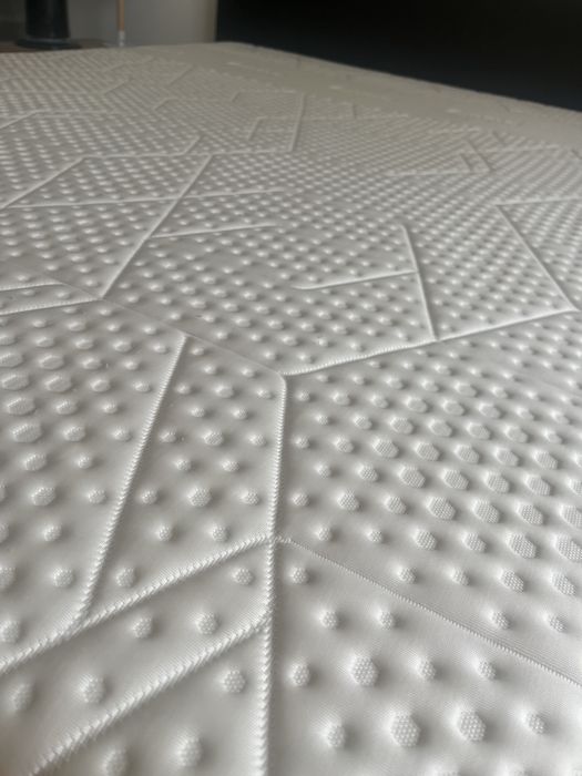 Colchão Emma Deluxe Diamond - 140 x 200 cm / Híbrido EMADC140200BAC