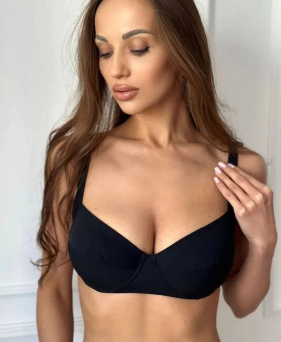 Базовий бюстгальтер Acousma, без поролону, з боковим захватом Acousma