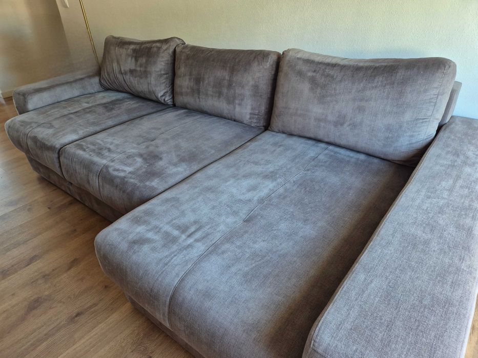 Sofá com chaise longue