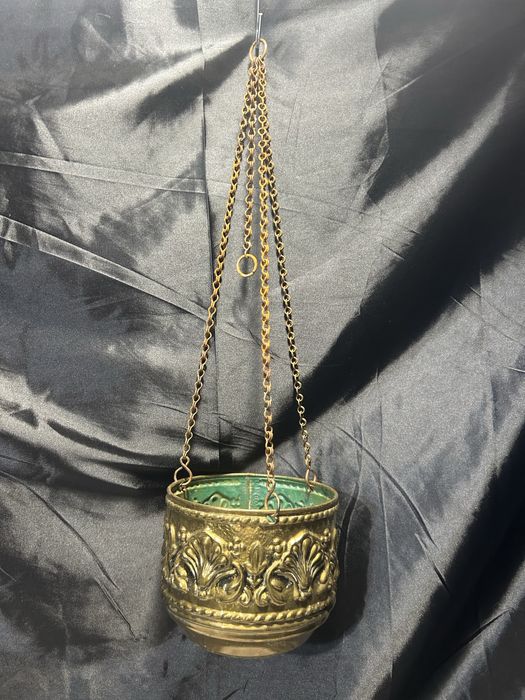 Wiszący Kwietnik – Mosiężny, Zdobiony, na Łańcuszkach – Styl Klasyczny