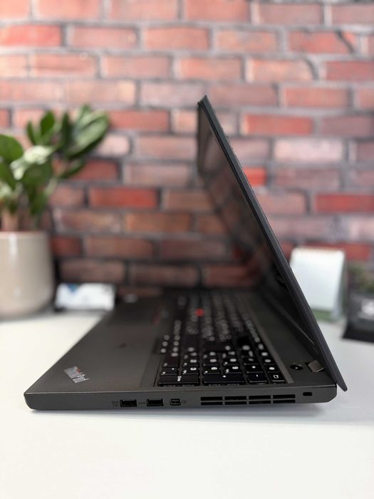 Quadro M500 2GB·Lenovo ThinkPad P50s·i7-6500U·16GB+SSD256·15.6"FHD ТОП