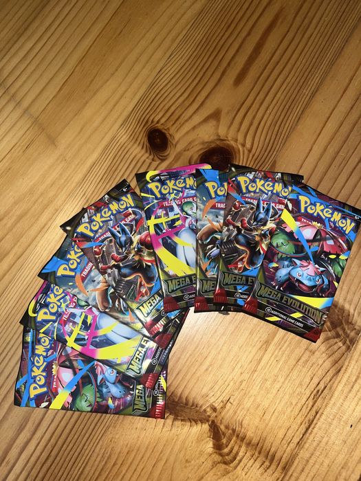 Pokémon TCG Mega Evolution бустери