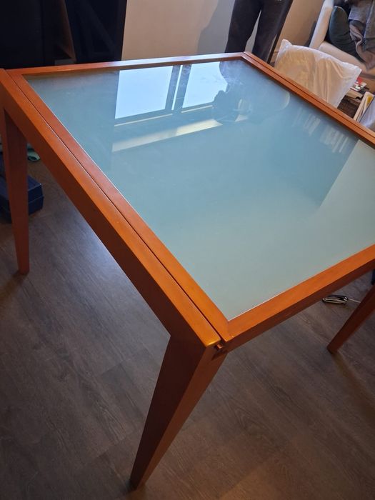 Conjunto de mesa extensivel com cadeiras