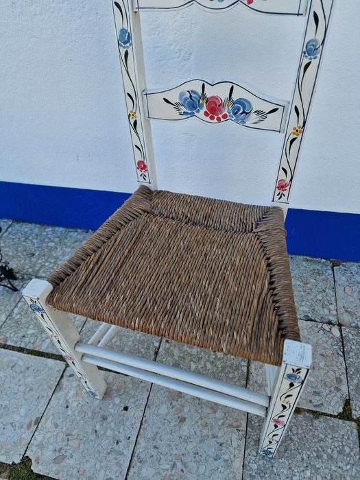 Cadeira típica pintada á mão