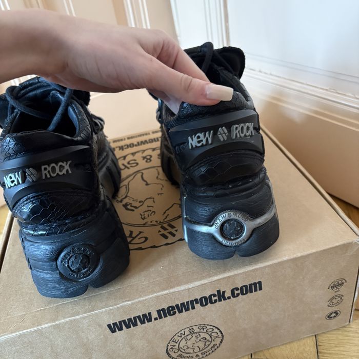 new rock 38 piton escama